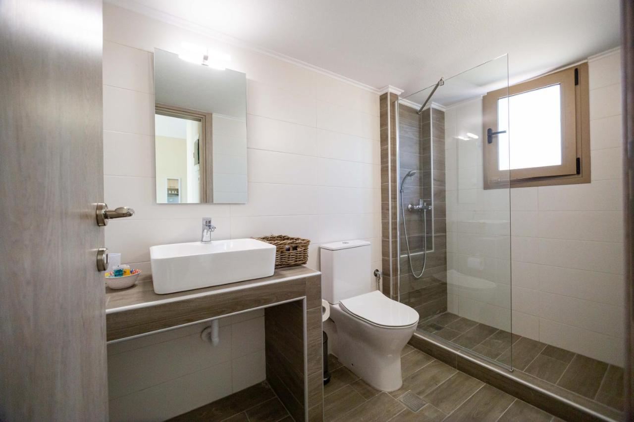 Varkes Suites 2 Неа-Муданія Екстер'єр фото